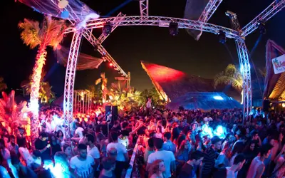 Bolivar Beach Bar, Athens: The Verdict on the Riviera's Biggest Stage